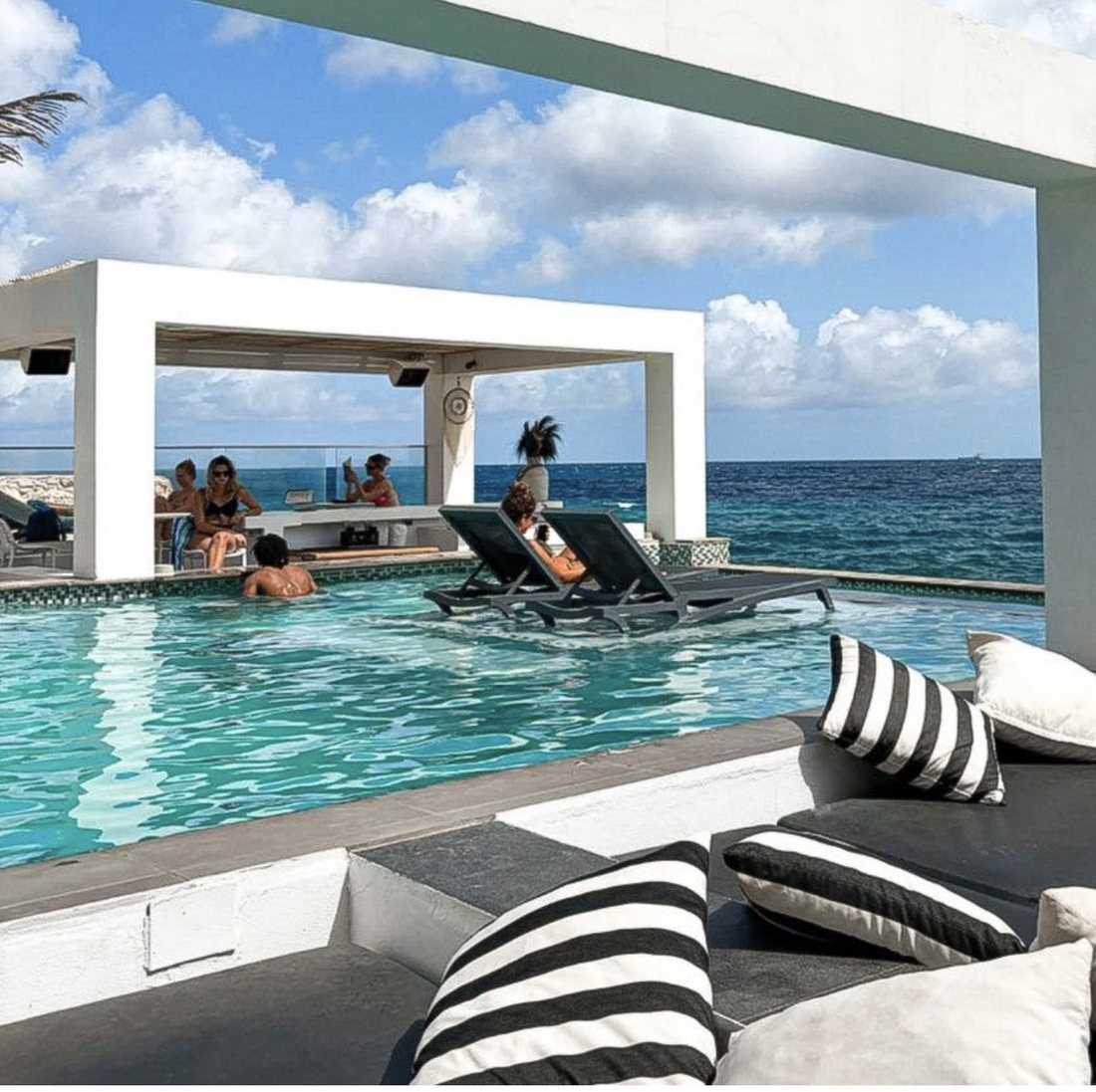 Pool and ocean at Saint Tropez Ocean Club, Curaçao